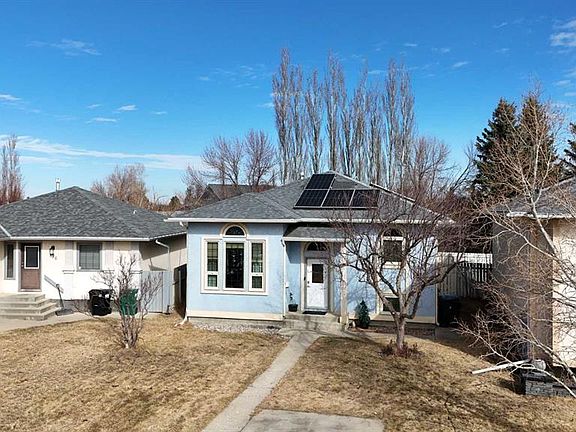 2nd image of 198 S Mount Blakiston Rd W