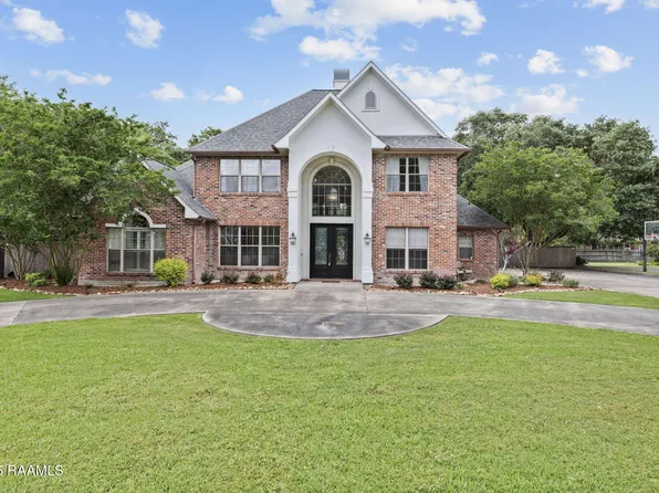 6 Oak Pl, New Iberia, LA 70563