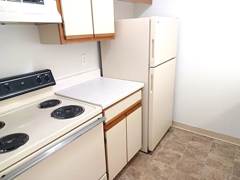 Thornridge Apartments — Photo 42
