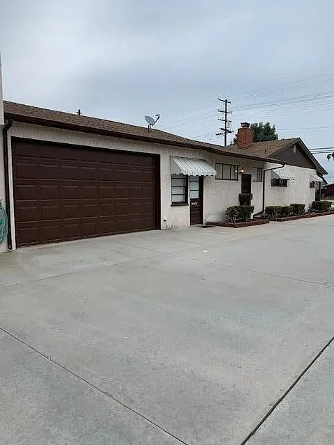 4 bed, 1.0 bath, $4,000 — Photo 2