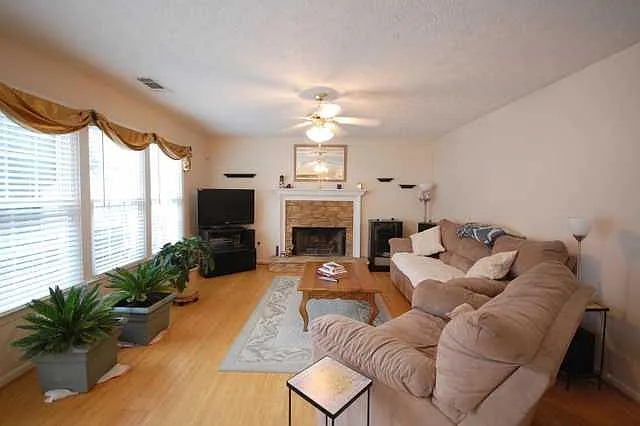 4080 Fastnet Ln — Photo 5