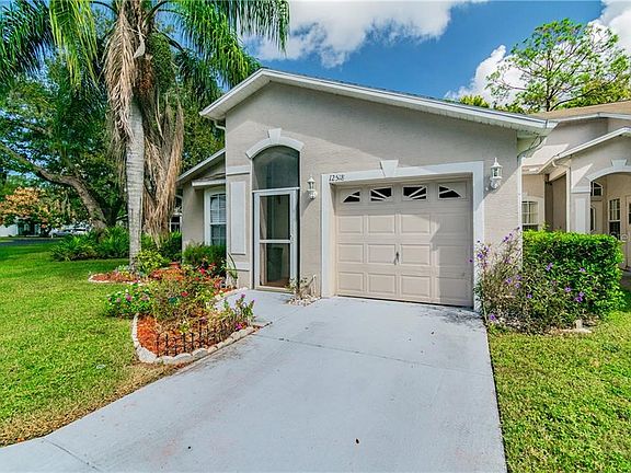 2nd image of 12518 Hollybrook Ln