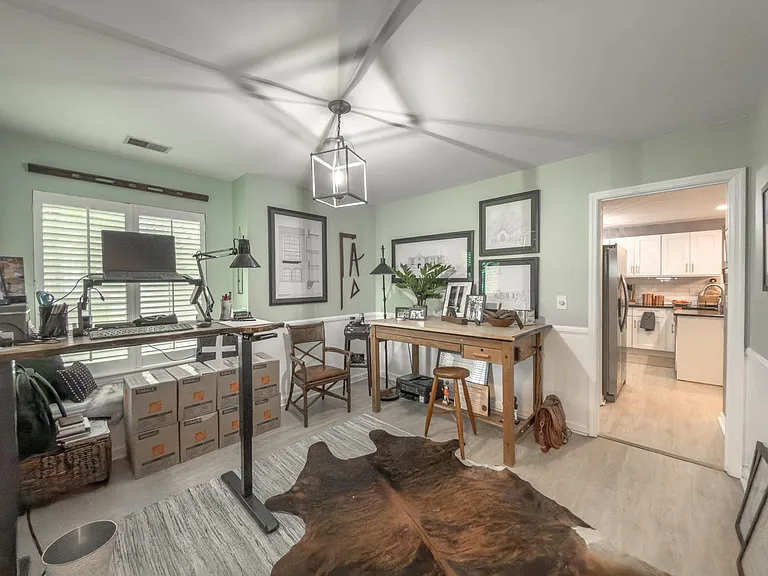202 Gibbon Ct — Photo 4