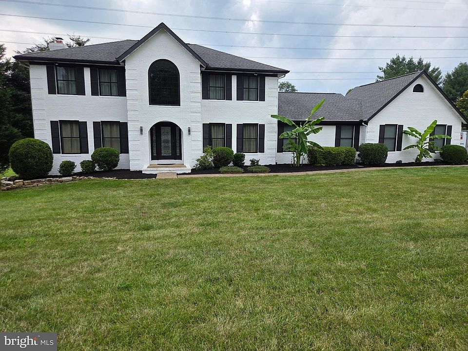 1st image of 4 Celebrie Ct