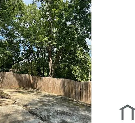 936 Rowan St — Photo 2
