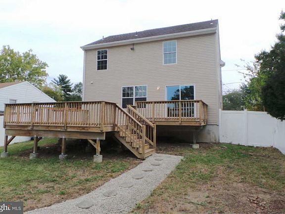 2nd image of 209 Lake Ave
