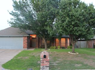 1304 Downwood Dr, Burleson, TX 76028