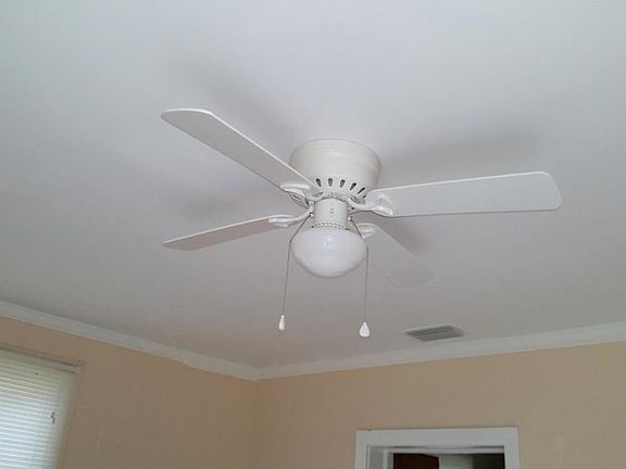 2nd image of 3051 Redmond Ave