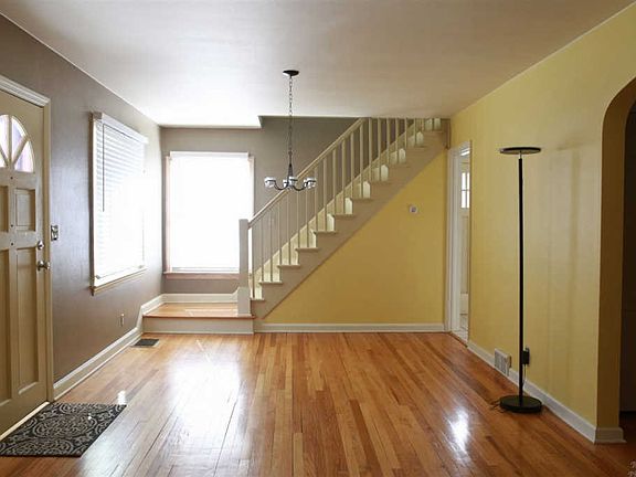 5th image of 602 N Rockford Ave