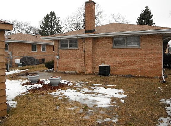 3rd image of 5015 W Greenleaf St