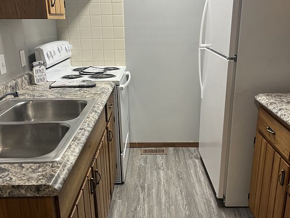 3rd image of 4295 S Kian St