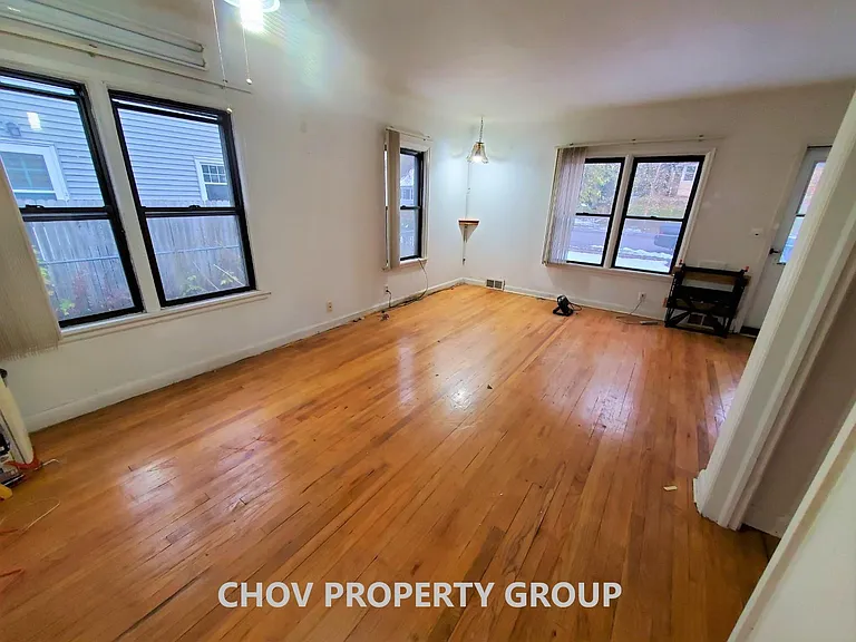 MAIN FLOOR LIVING ROOM