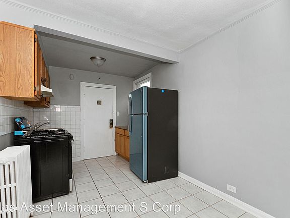 5th image of 8059 S Merrill Ave Unit 2S