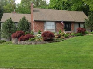 7 Goldenrod Ct, Cheshire, CT 06410