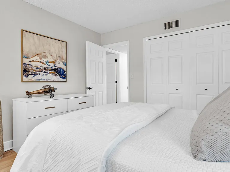 10192 Seminole Island Dr — Photo 23