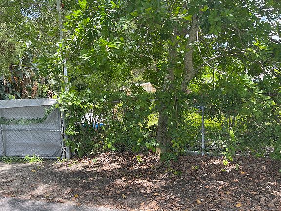 2nd image of 3000 Frederick Ln