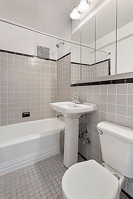 5th image of 30 E End Ave APT 4A