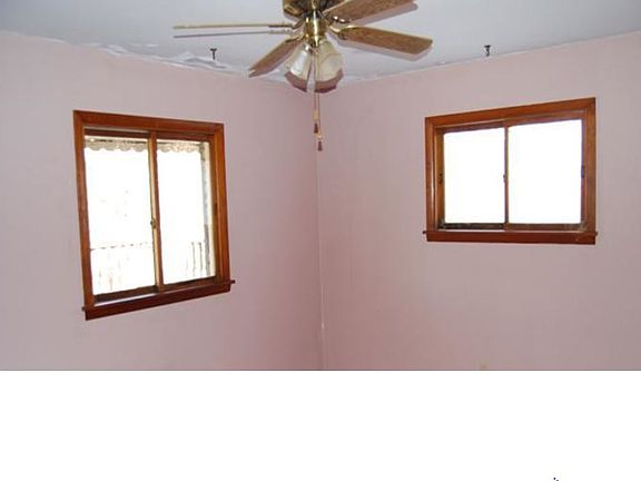 5th image of 14 Paula Dr