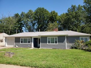 906 N Linview Ave, Urbana, IL 61801