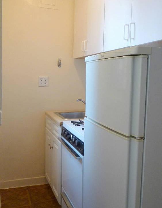 2nd image of 339 E 58th St APT 8E