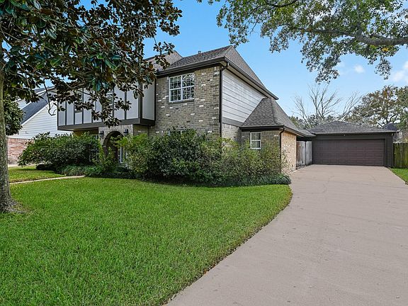 3rd image of 18311 Harrow Hill Dr