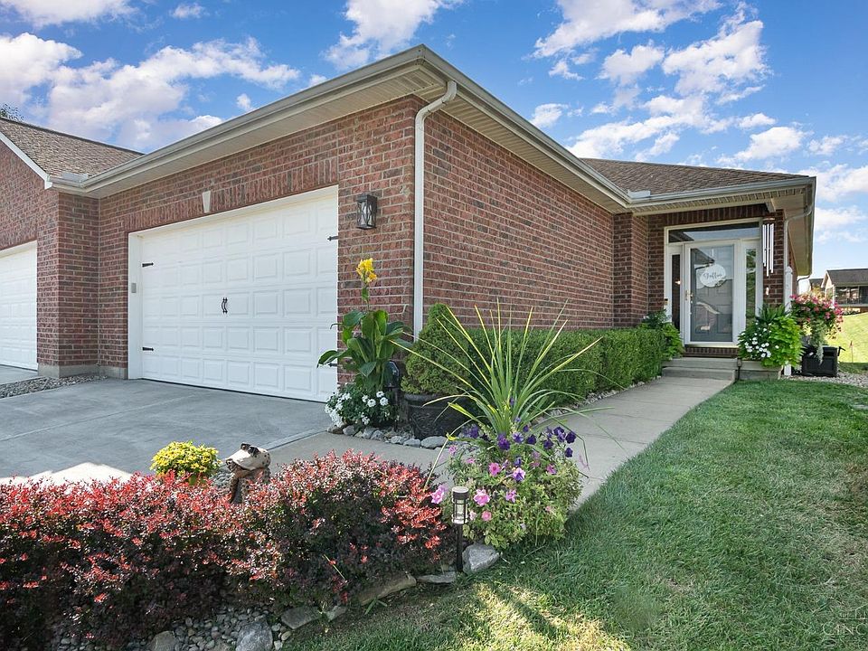 1st image of 121 Oakmont Ct