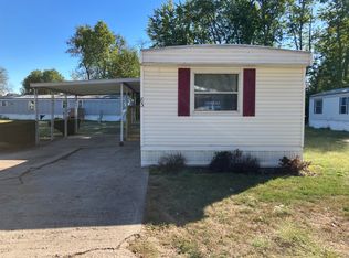 83 Loraine Dr #83, Galesburg, IL 61401
