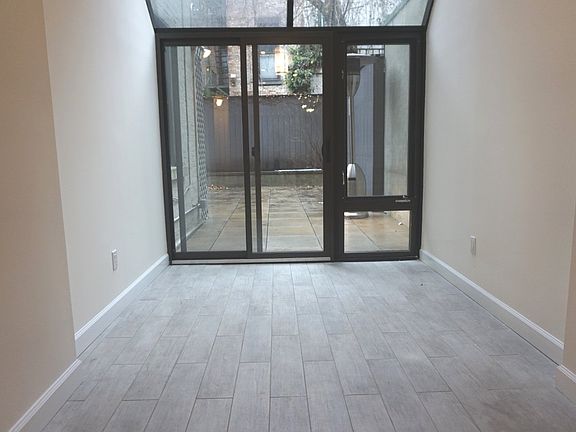 3rd image of 33 W 87th St APT B