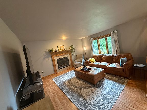 4th image of 606 Samuel Dr