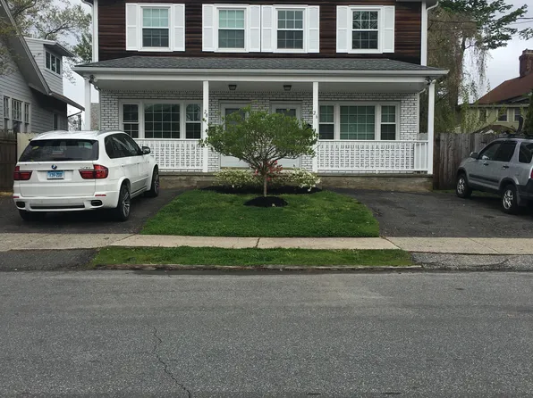 26 Woodland Ave, Bridgeport, CT 06605