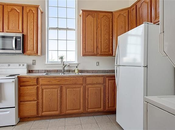4th image of 2547 Palmyra St