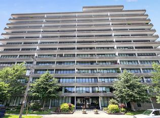 370 Dominion Ave #405, Ottawa, ON K2A3X4