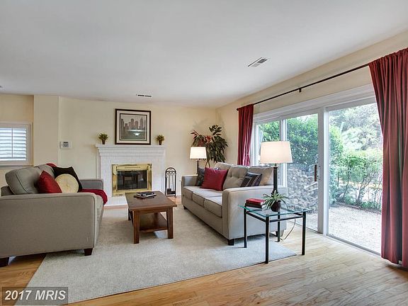 3rd image of 3676 Persimmon Cir #0