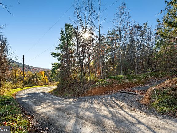 4th image of Capon Springs Grade