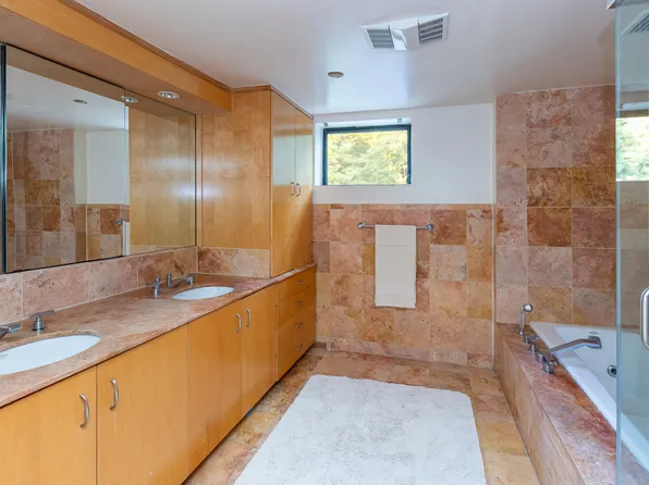 712 Ladd Road image 18 of 32