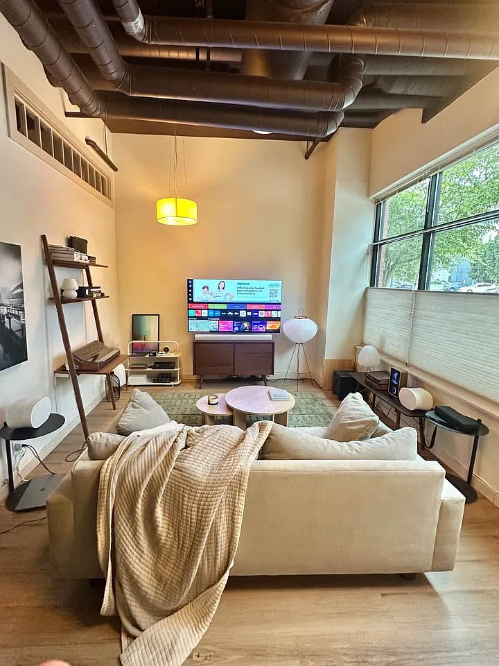 2 bed, 1040 sqft, $2,795 — Photo 2