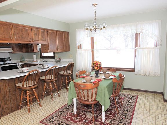 2nd image of 19266 Quince Ave