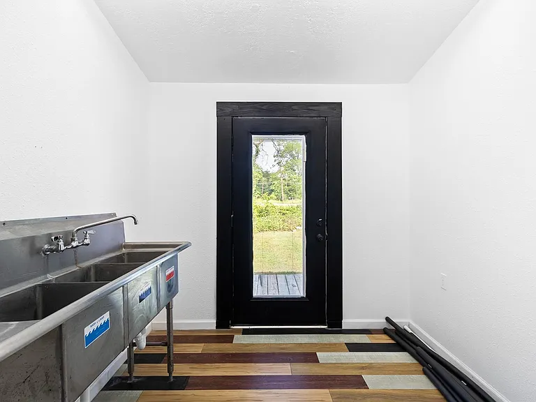 327 S Robb St — Photo 13