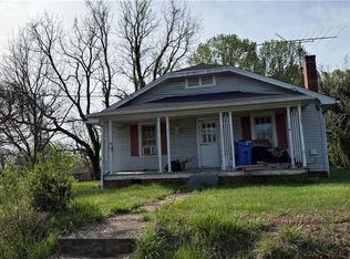 223 Cedarbrook Rd, Jonesville, NC 28642