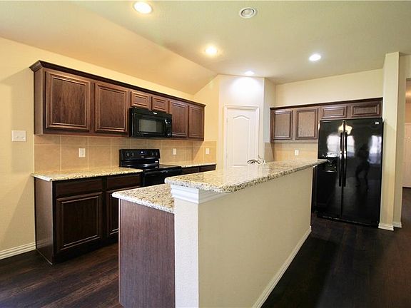 5th image of 5103 Clarksburg Ct