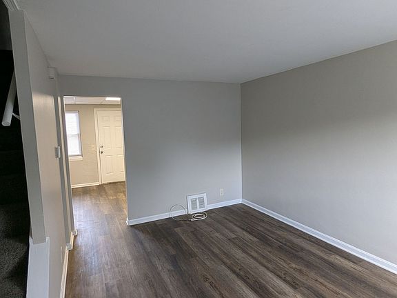 4th image of 1400 21st St NE #1408