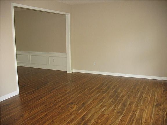 5th image of 475 Weatherend Ct