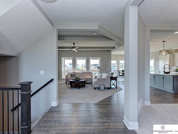 5th image of 18821 Taylor Cir