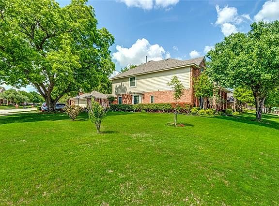 3rd image of 8117 Beverly Dr