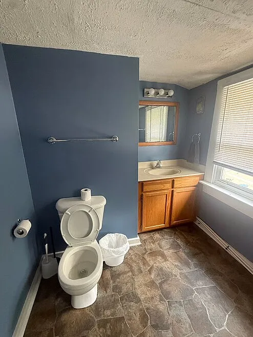 2 bed, 1100 sqft, $1,400 — Photo 2
