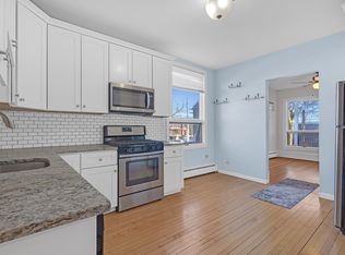 2111 W Roscoe St #2R, Chicago, IL 60618
