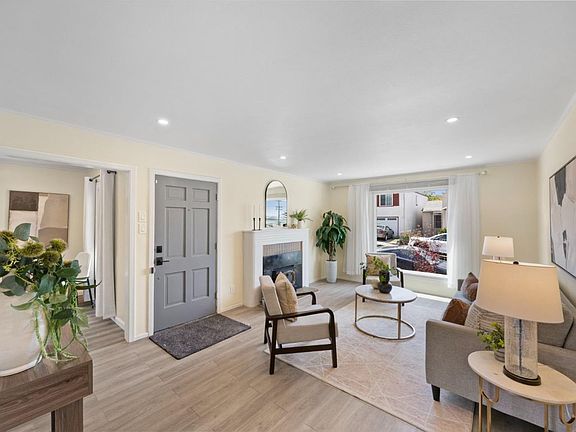 4th image of 5 Muirwood Dr
