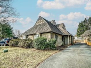 1120 Amber Ridge Rd, Charlottesville, VA 22901