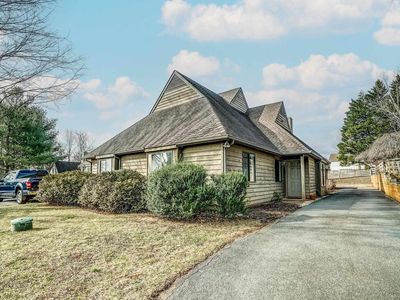 1120 Amber Ridge Rd, Charlottesville, VA, 22901