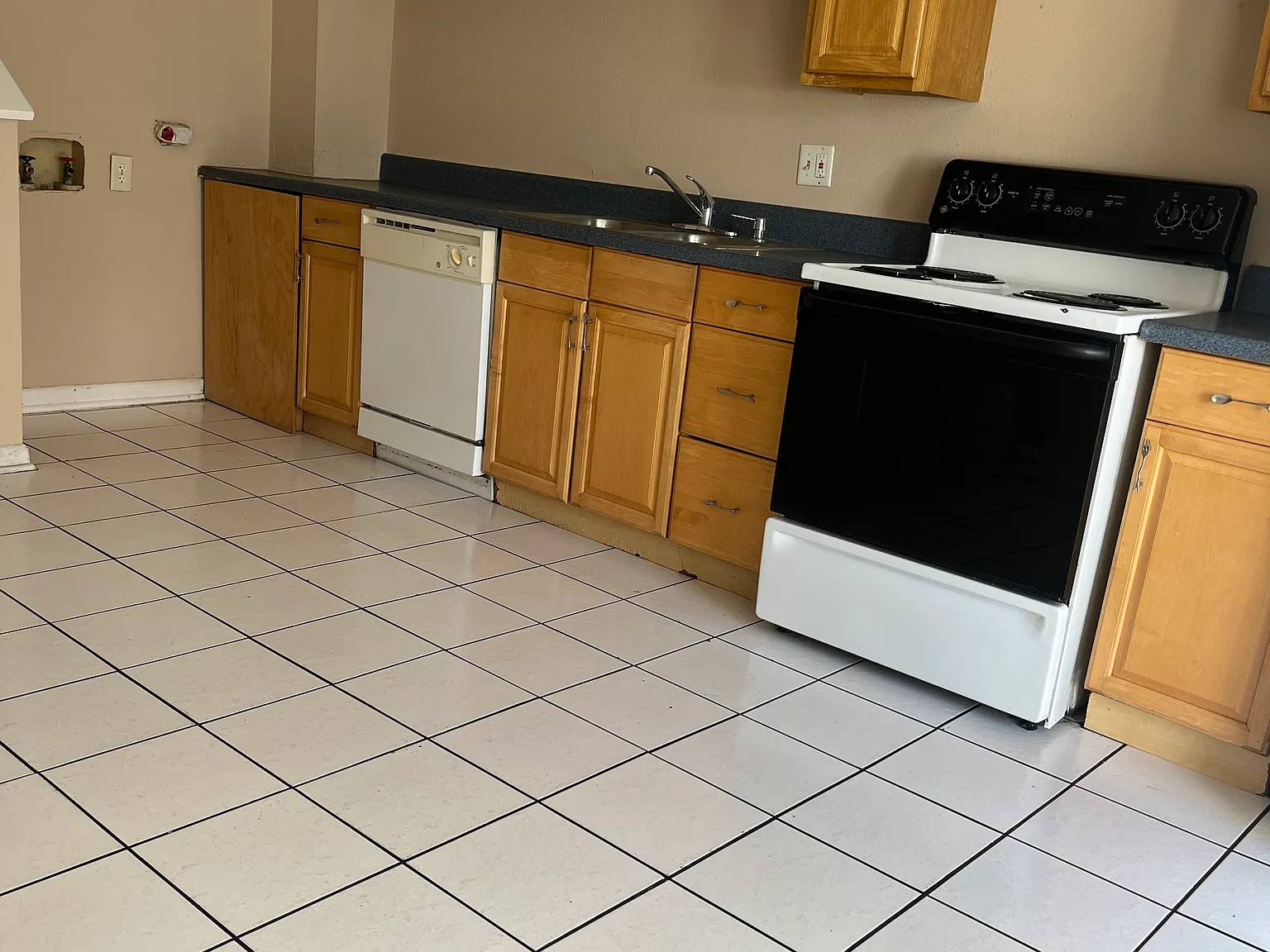 3 bed, 1265 sqft, $1,750 — Photo 3